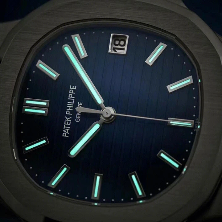 Nautilus 5811/1G — صورة من إدراج المورّد لهذه المواصفات، زاوية 4