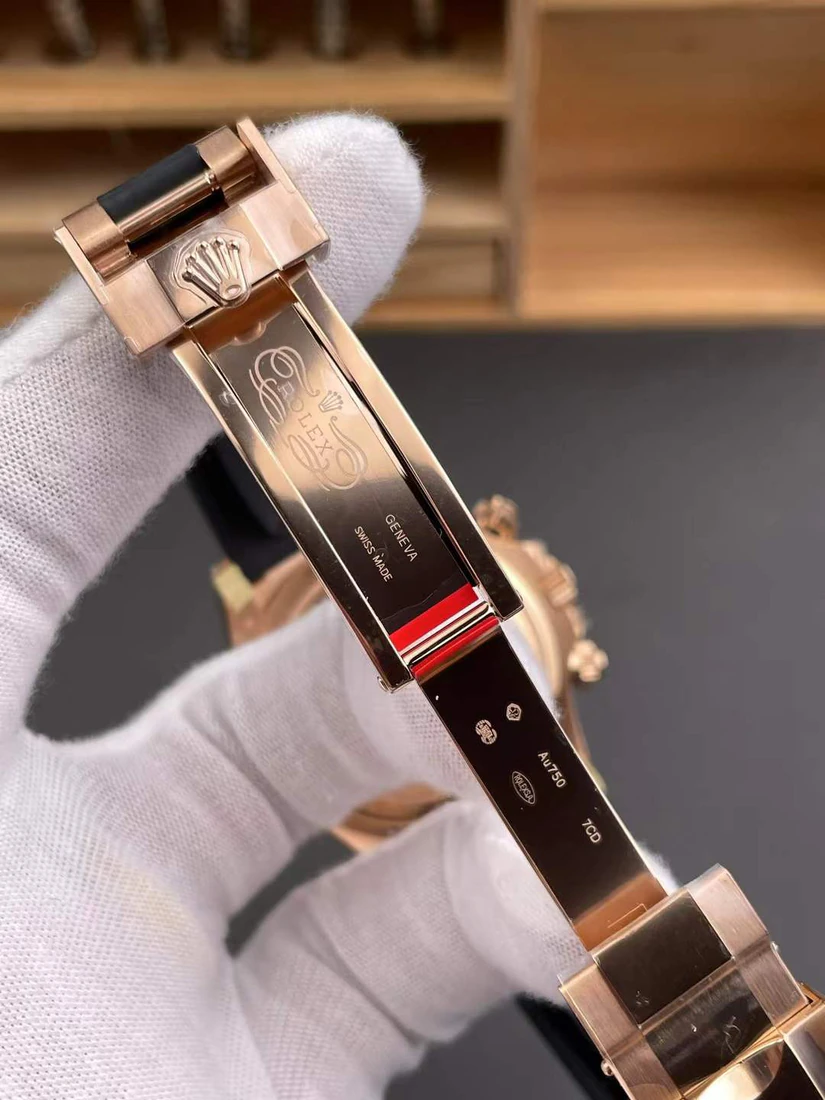 Cosmograph Daytona 40 — صورة من إدراج المورّد لهذه المواصفات، زاوية 5