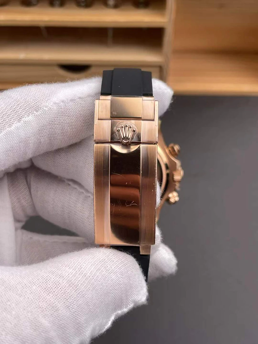 Cosmograph Daytona 40 — صورة من إدراج المورّد لهذه المواصفات، زاوية 6