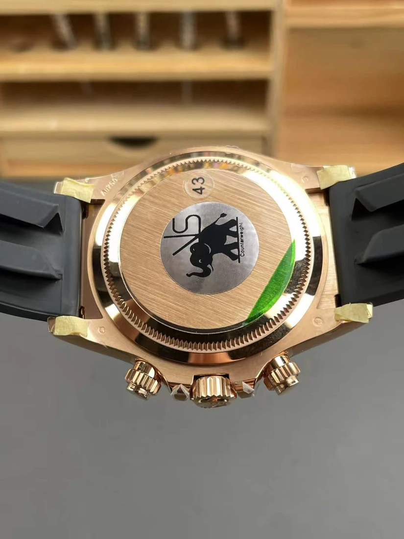 Cosmograph Daytona 40 — صورة من إدراج المورّد لهذه المواصفات، زاوية 7
