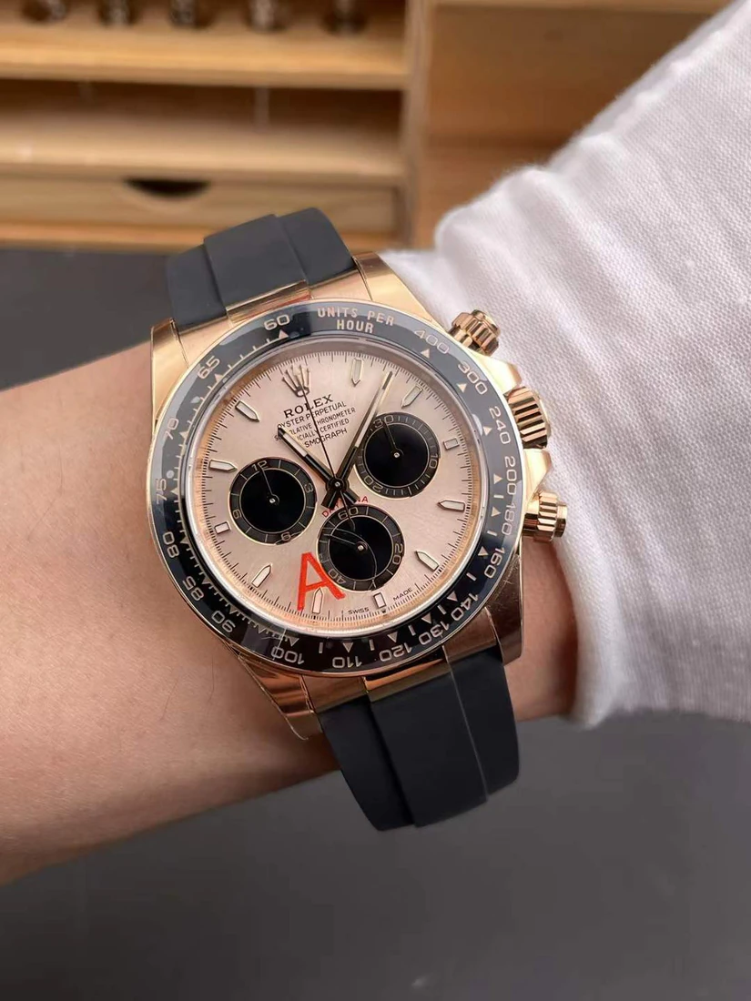 Cosmograph Daytona 40 — صورة من إدراج المورّد لهذه المواصفات، زاوية 9