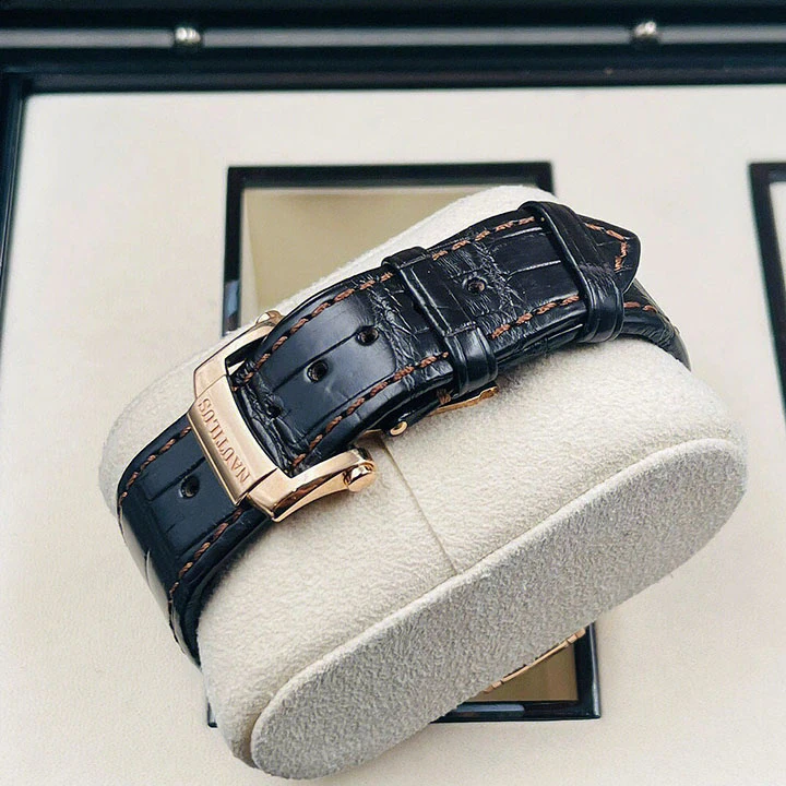 Nautilus Chronograph 5980R — supplier listing photo of this configuration, view 2