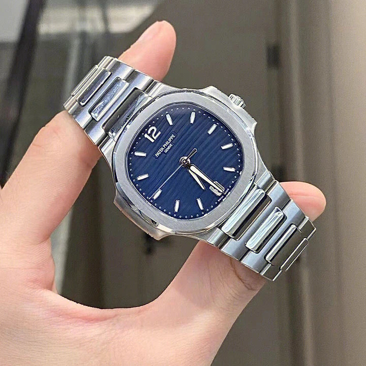 Nautilus 7118/1A — supplier listing photo of this configuration, view 3