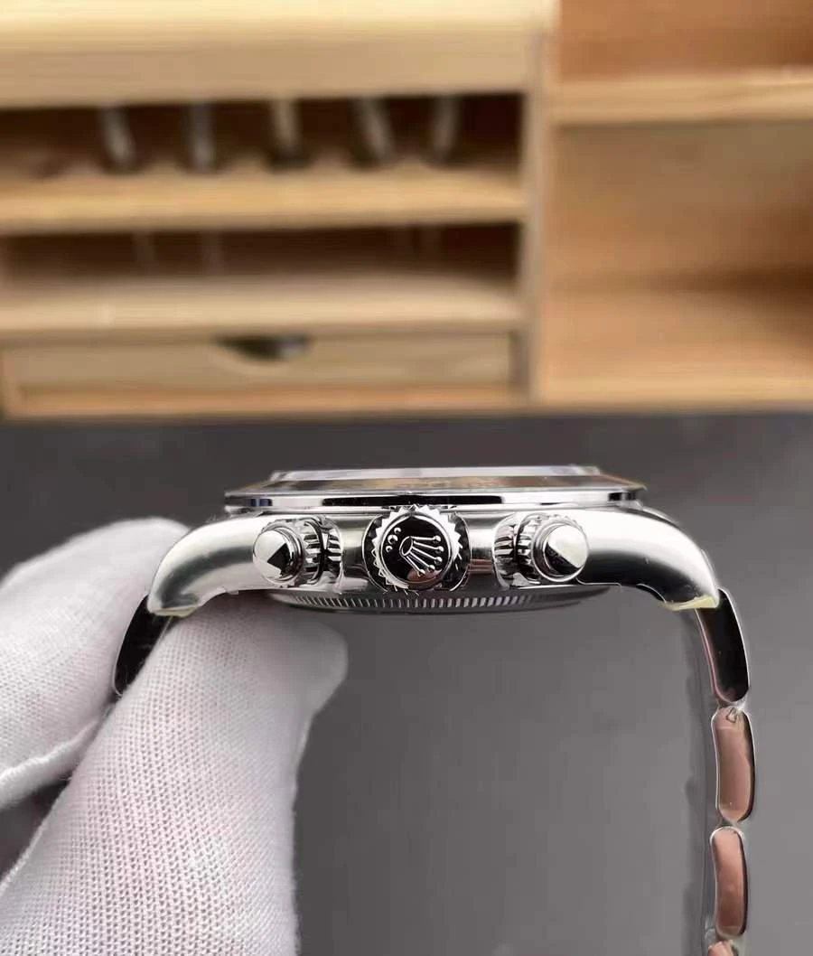 Cosmograph Daytona 40 — supplier listing photo of this configuration, view 2