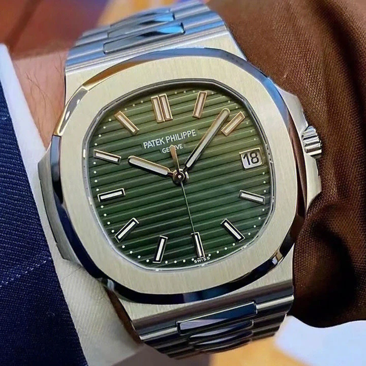 Nautilus 5711/1A — صورة من إدراج المورّد لهذه المواصفات، زاوية 4