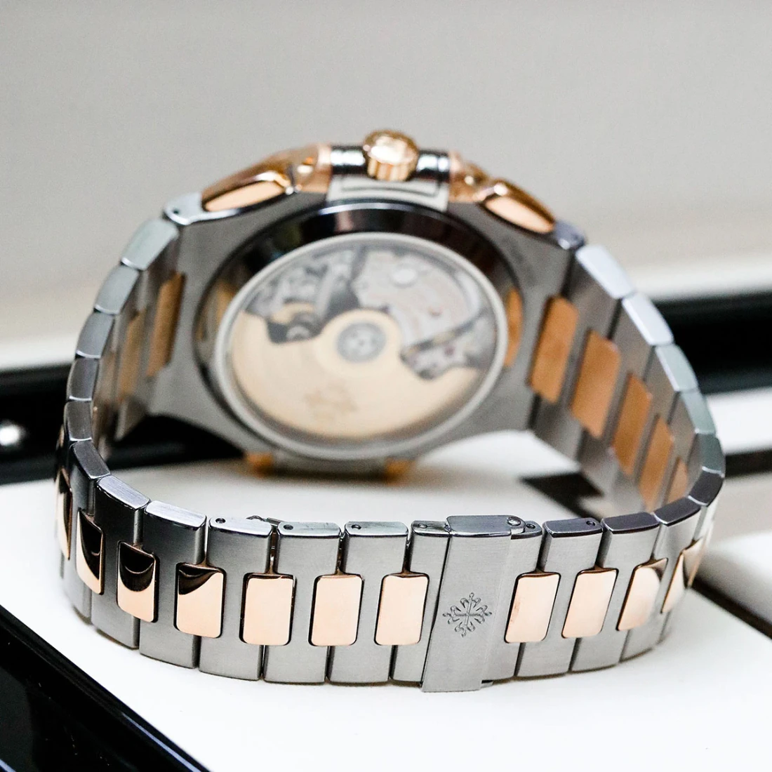 Nautilus Chronograph 5980/1AR — supplier listing photo of this configuration, view 2