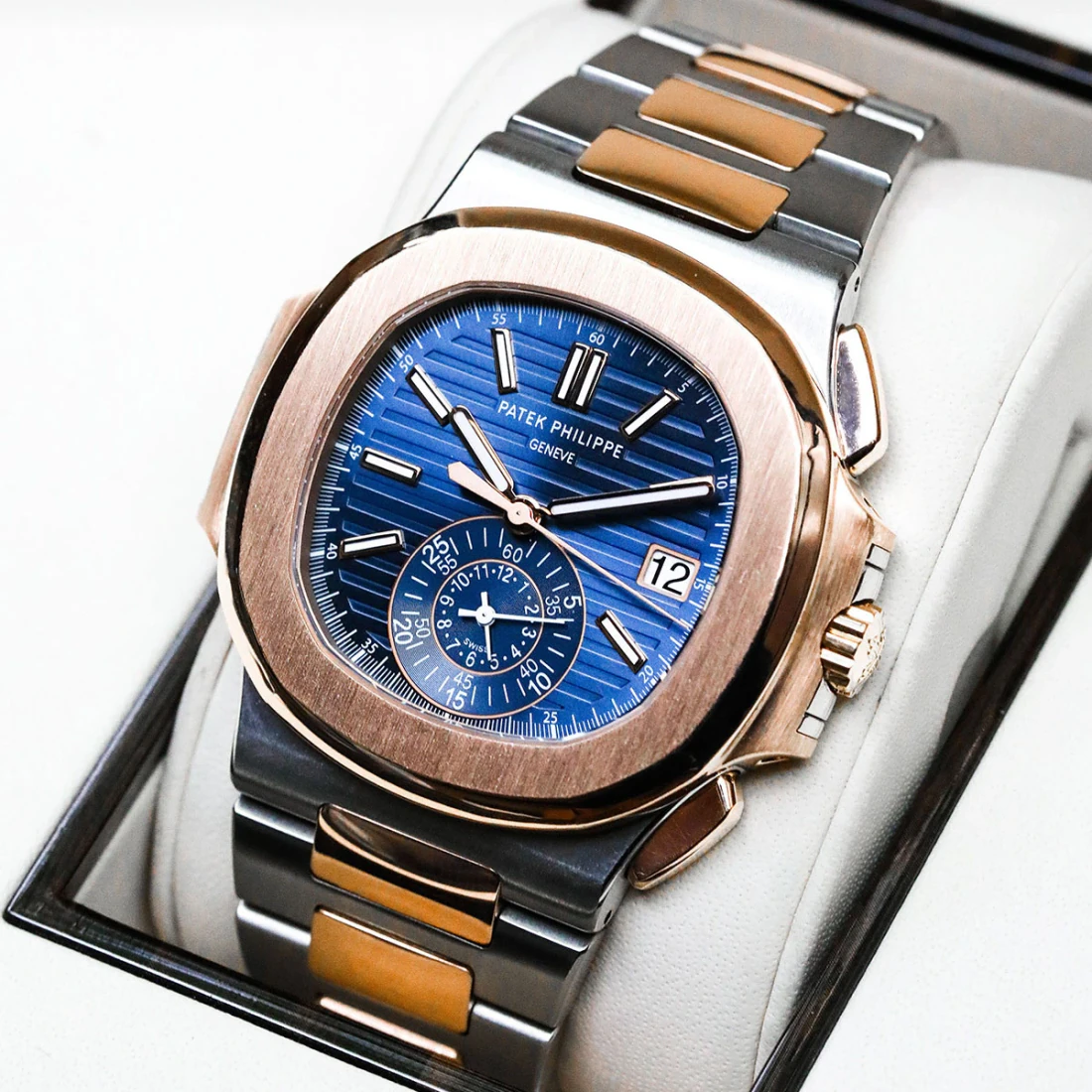 Nautilus Chronograph 5980/1AR — supplier listing photo of this configuration, view 7