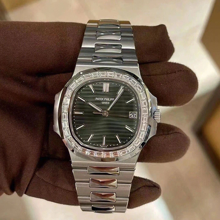 Nautilus 5711/1300A — صورة من إدراج المورّد لهذه المواصفات، زاوية 3