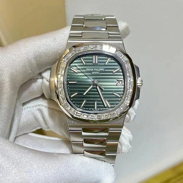 Nautilus 5711/1300A — صورة من إدراج المورّد لهذه المواصفات، زاوية 4