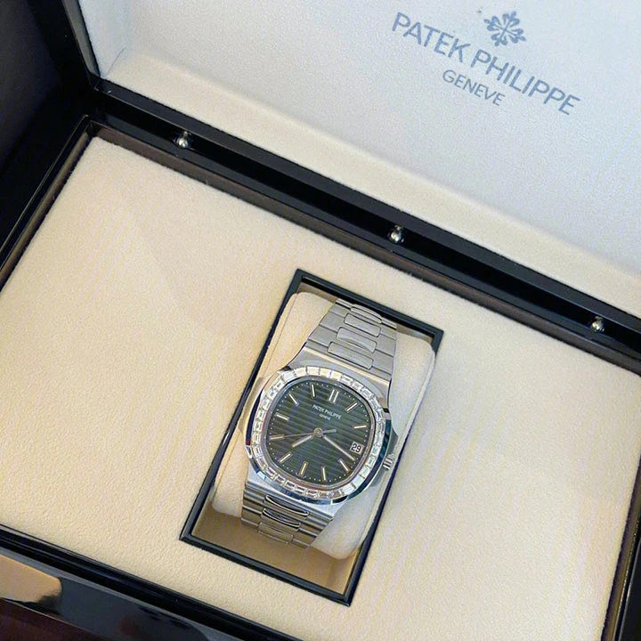 Nautilus 5711/1300A — صورة من إدراج المورّد لهذه المواصفات، زاوية 5