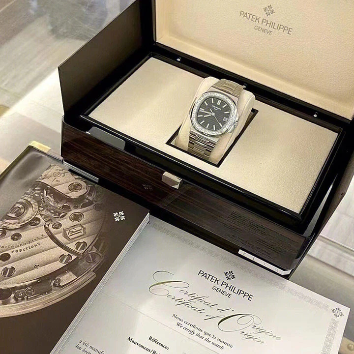 Nautilus 5711/1300A — صورة من إدراج المورّد لهذه المواصفات، زاوية 6