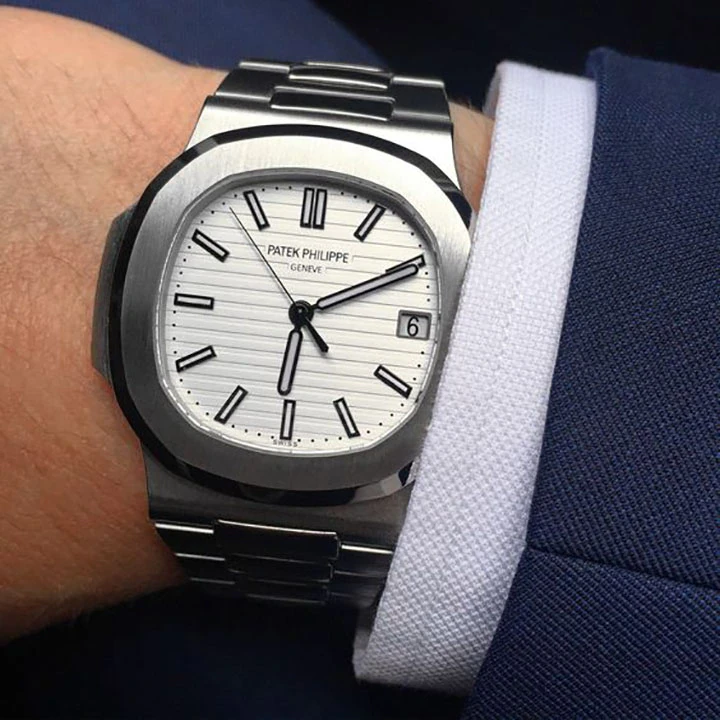 Nautilus 5711/1A — صورة من إدراج المورّد لهذه المواصفات، زاوية 4