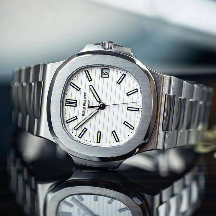 Nautilus 5711/1A — صورة من إدراج المورّد لهذه المواصفات، زاوية 5