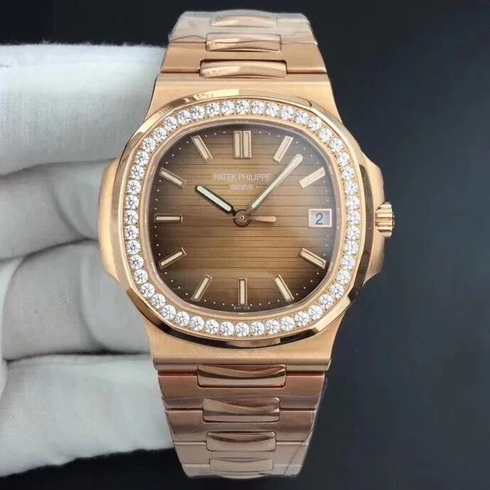 Nautilus 5711/1R — supplier listing photo of this configuration, view 1