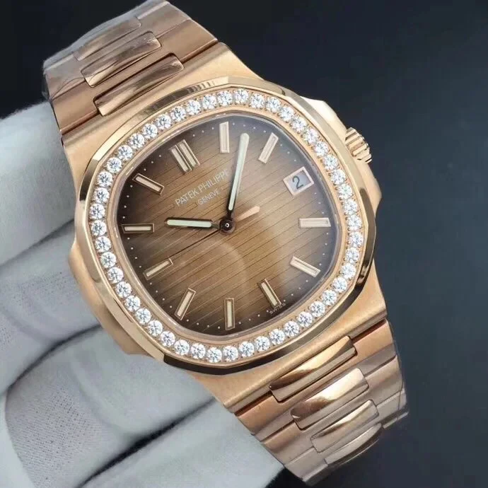 Nautilus 5711/1R — supplier listing photo of this configuration, view 6