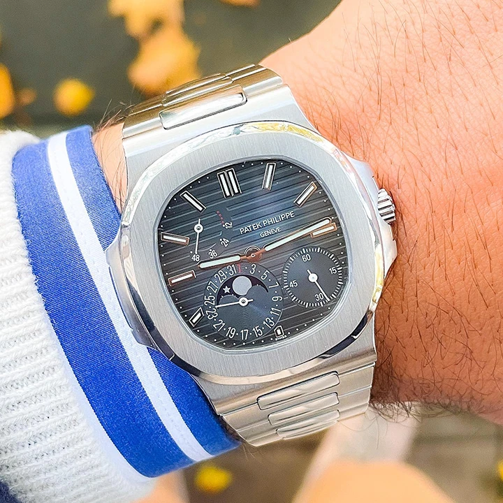 Nautilus Moon Phase 5712/1A — supplier listing photo of this configuration, view 4