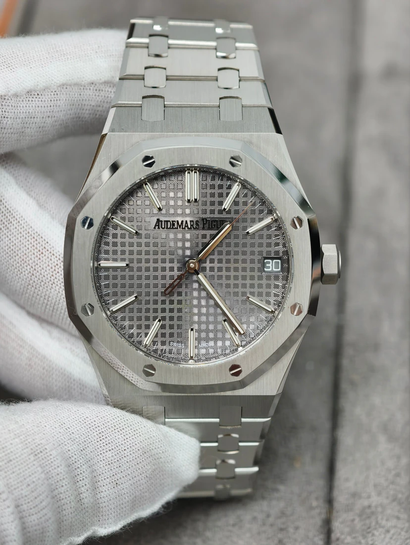 Royal Oak 41 — صورة من إدراج المورّد لهذه المواصفات، زاوية 1