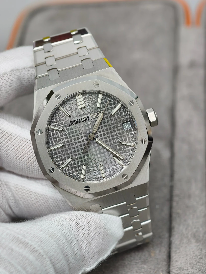 Royal Oak 41 — صورة من إدراج المورّد لهذه المواصفات، زاوية 2