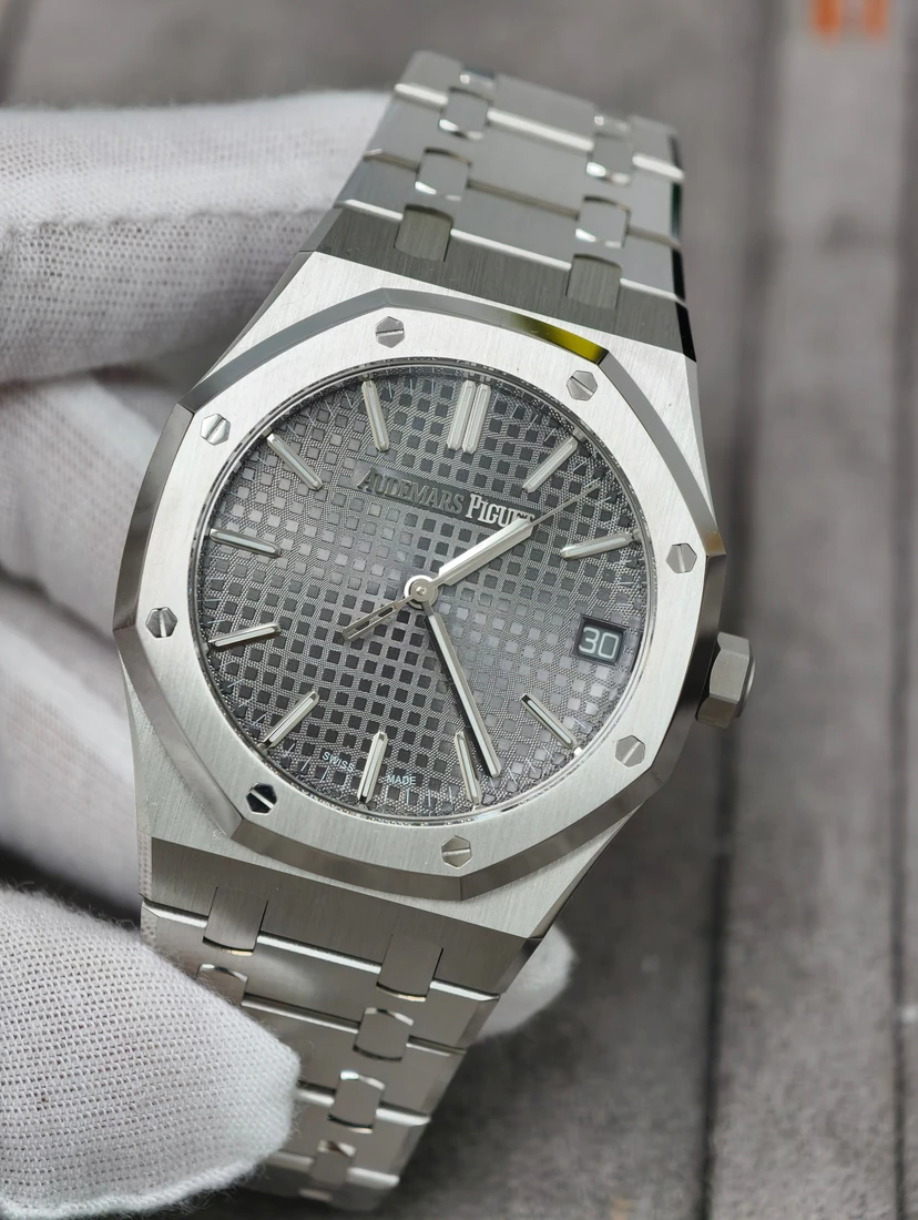 Royal Oak 41 — صورة من إدراج المورّد لهذه المواصفات، زاوية 3