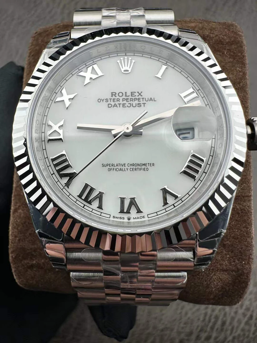 Datejust 41 — supplier listing photo of this configuration, view 3