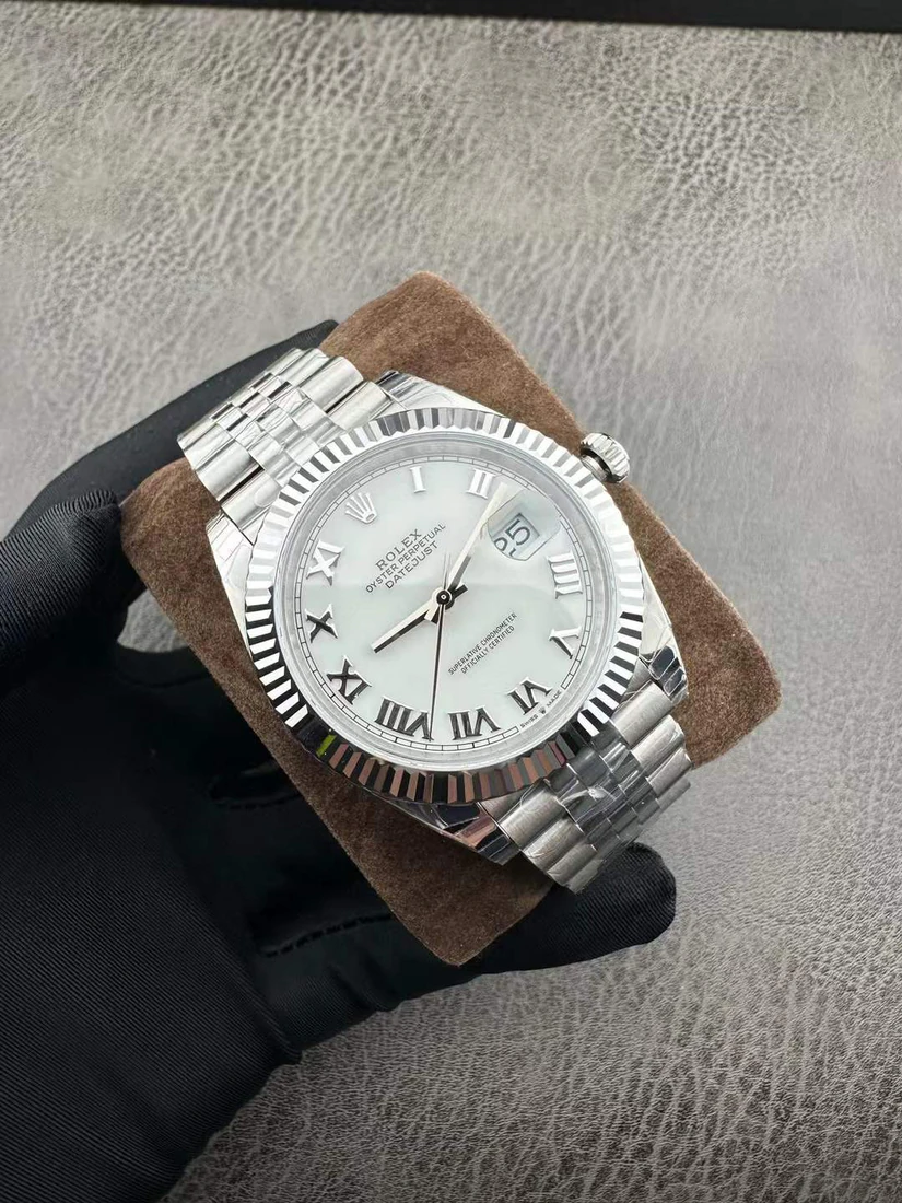 Datejust 41 — supplier listing photo of this configuration, view 4