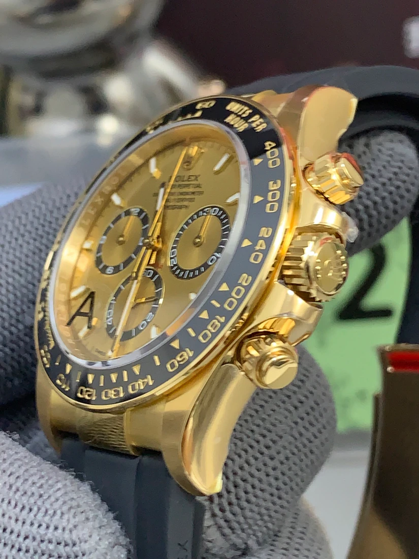 Cosmograph Daytona 40 — supplier listing photo of this configuration, view 2