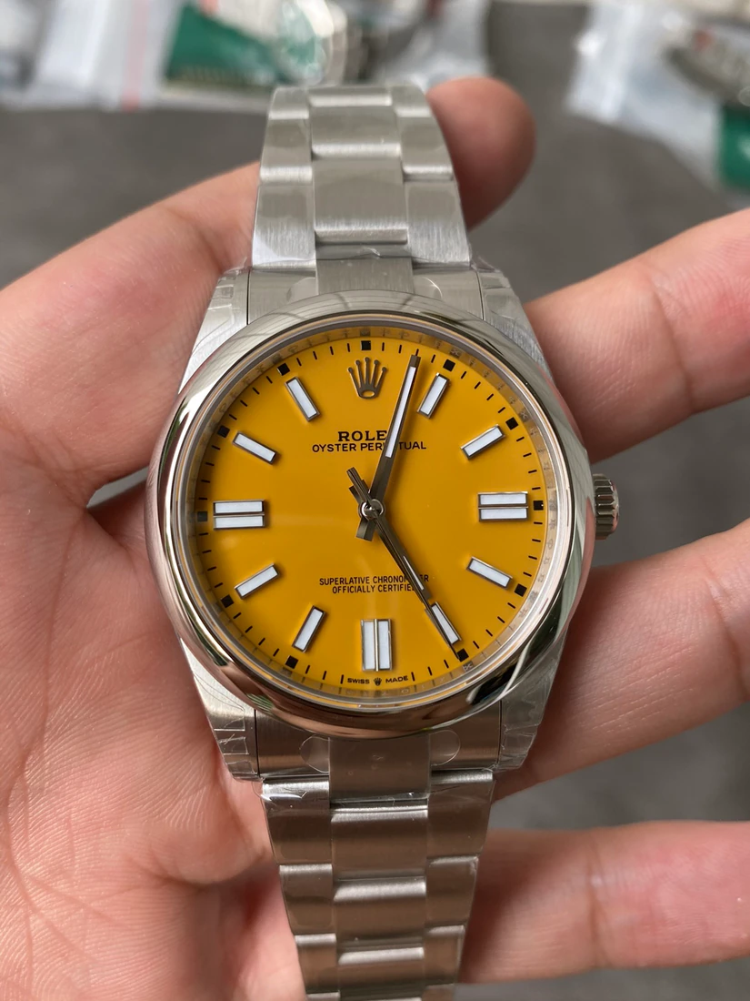 Oyster Perpetual 41 — صورة من إدراج المورّد لهذه المواصفات، زاوية 1