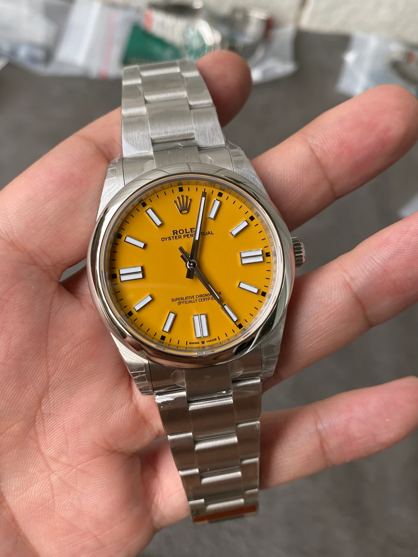 Oyster Perpetual 41 — صورة من إدراج المورّد لهذه المواصفات، زاوية 2
