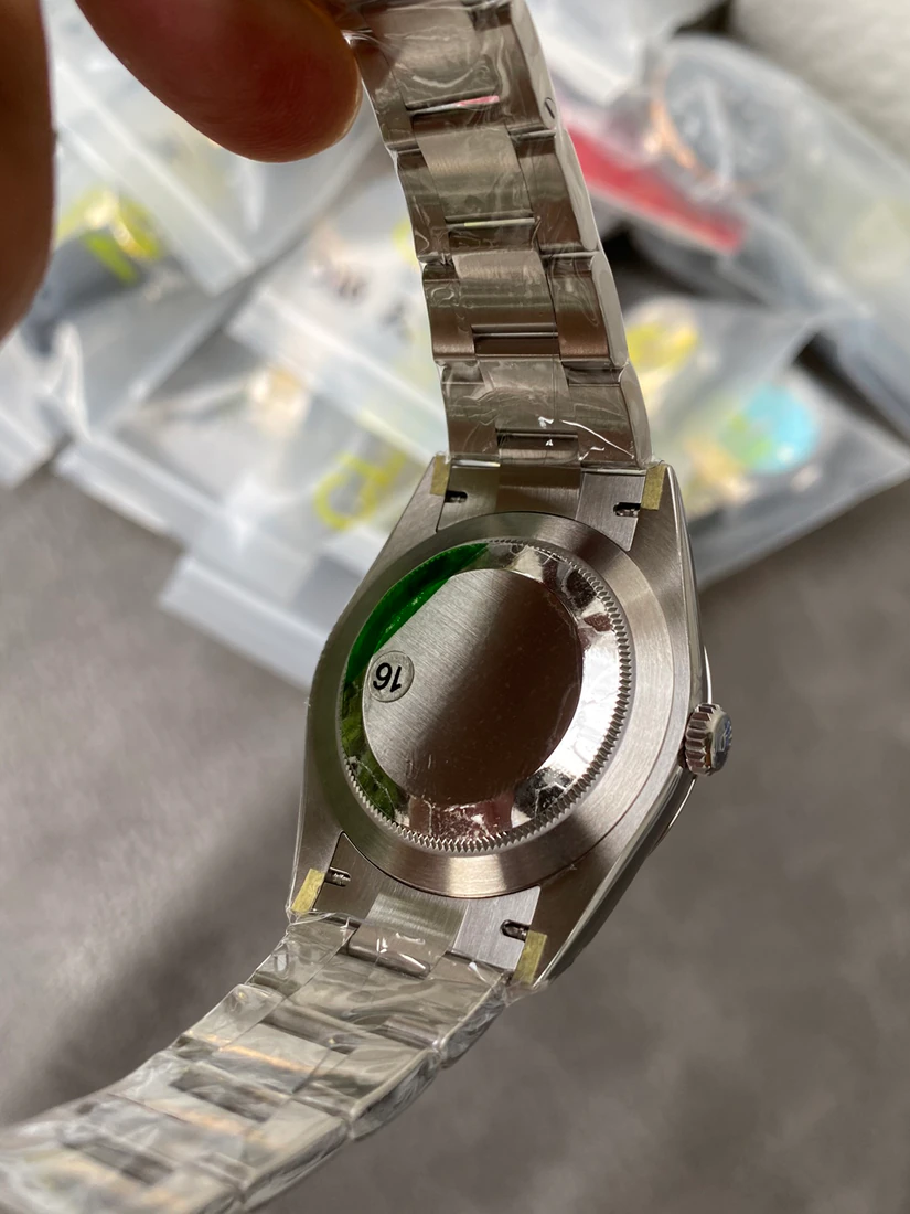 Oyster Perpetual 41 — صورة من إدراج المورّد لهذه المواصفات، زاوية 6