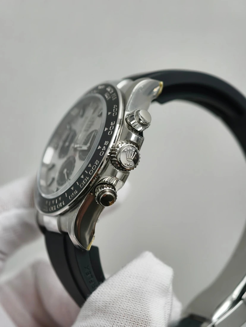 Cosmograph Daytona 40 — صورة من إدراج المورّد لهذه المواصفات، زاوية 6
