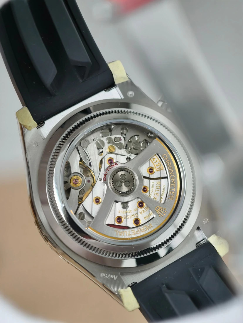 Cosmograph Daytona 40 — صورة من إدراج المورّد لهذه المواصفات، زاوية 8