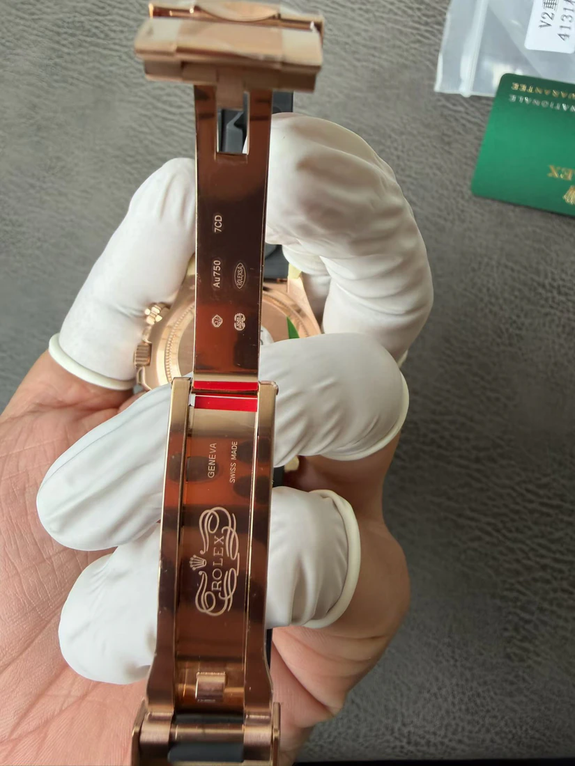 Cosmograph Daytona 40 — صورة من إدراج المورّد لهذه المواصفات، زاوية 5