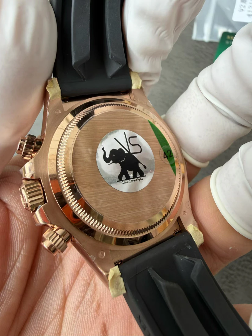 Cosmograph Daytona 40 — صورة من إدراج المورّد لهذه المواصفات، زاوية 7