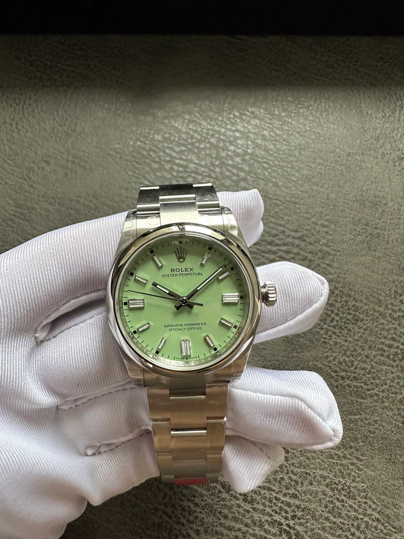 Oyster Perpetual 41 — صورة من إدراج المورّد لهذه المواصفات، زاوية 1