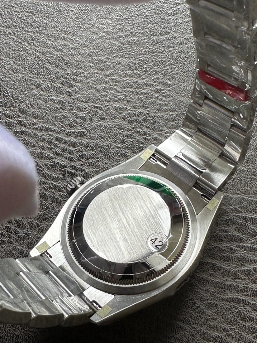 Oyster Perpetual 41 — صورة من إدراج المورّد لهذه المواصفات، زاوية 6
