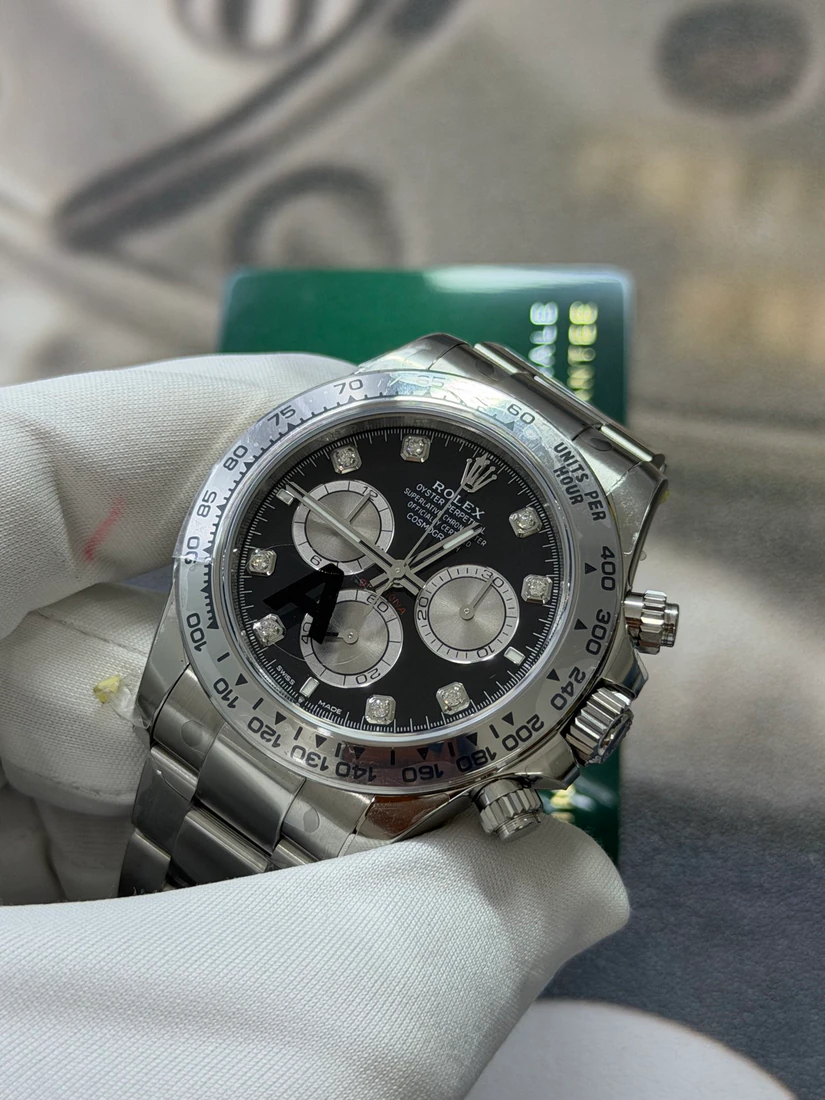Cosmograph Daytona 40 — صورة من إدراج المورّد لهذه المواصفات، زاوية 4