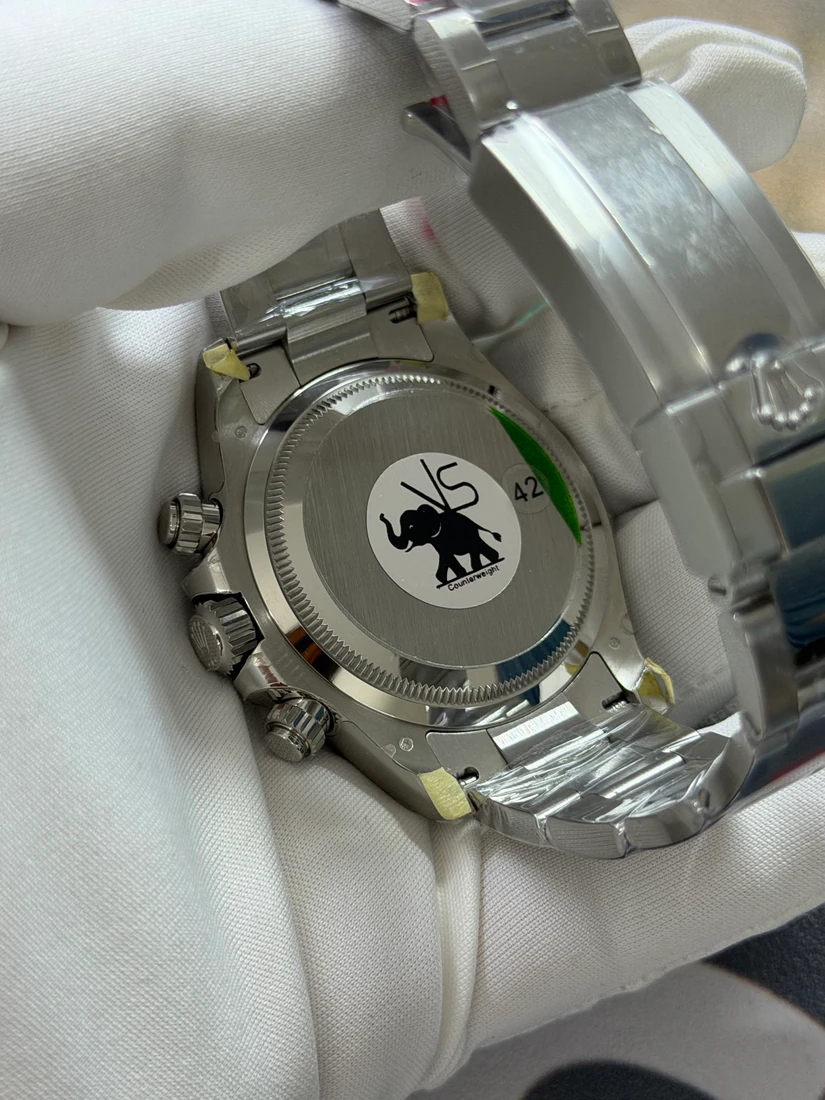 Cosmograph Daytona 40 — صورة من إدراج المورّد لهذه المواصفات، زاوية 5