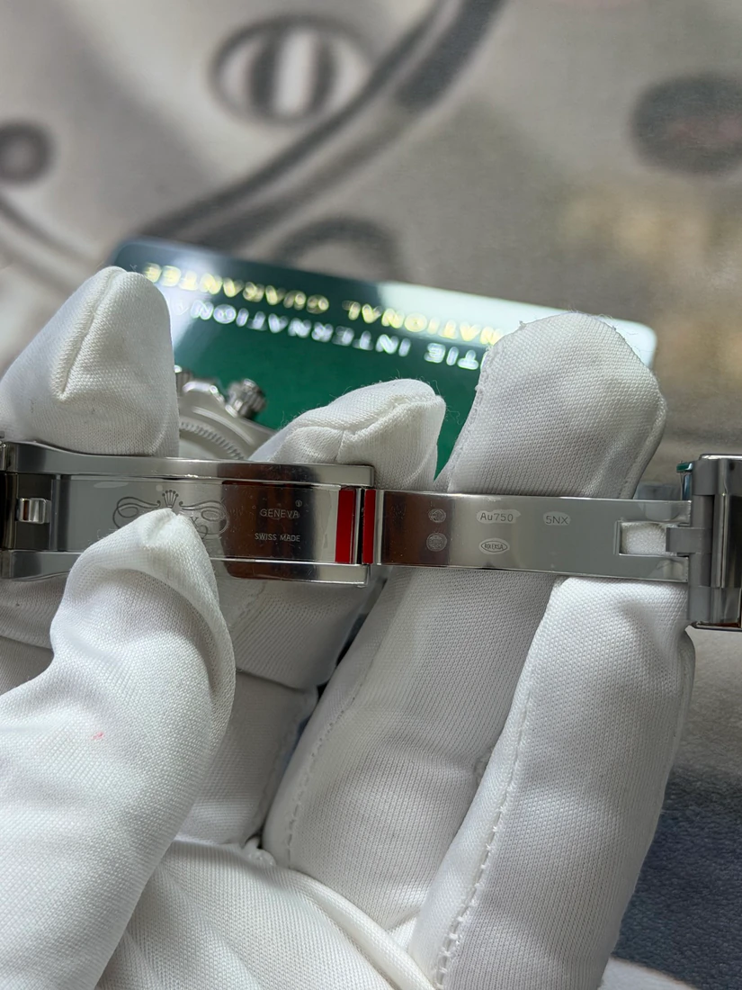 Cosmograph Daytona 40 — صورة من إدراج المورّد لهذه المواصفات، زاوية 6