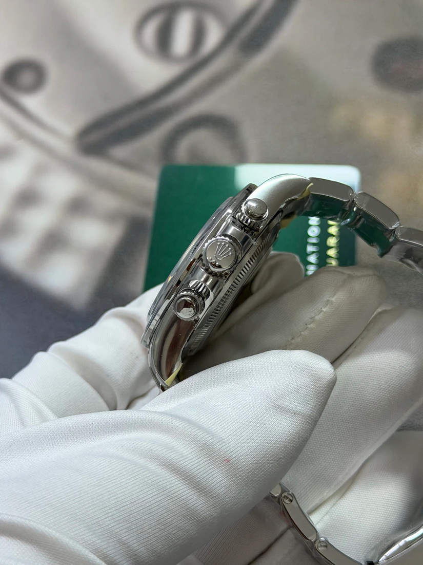 Cosmograph Daytona 40 — صورة من إدراج المورّد لهذه المواصفات، زاوية 7