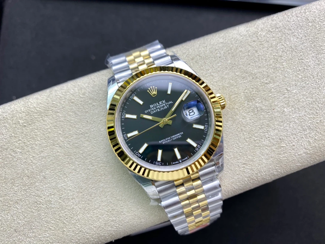 Datejust 41 — supplier listing photo of this configuration, view 4