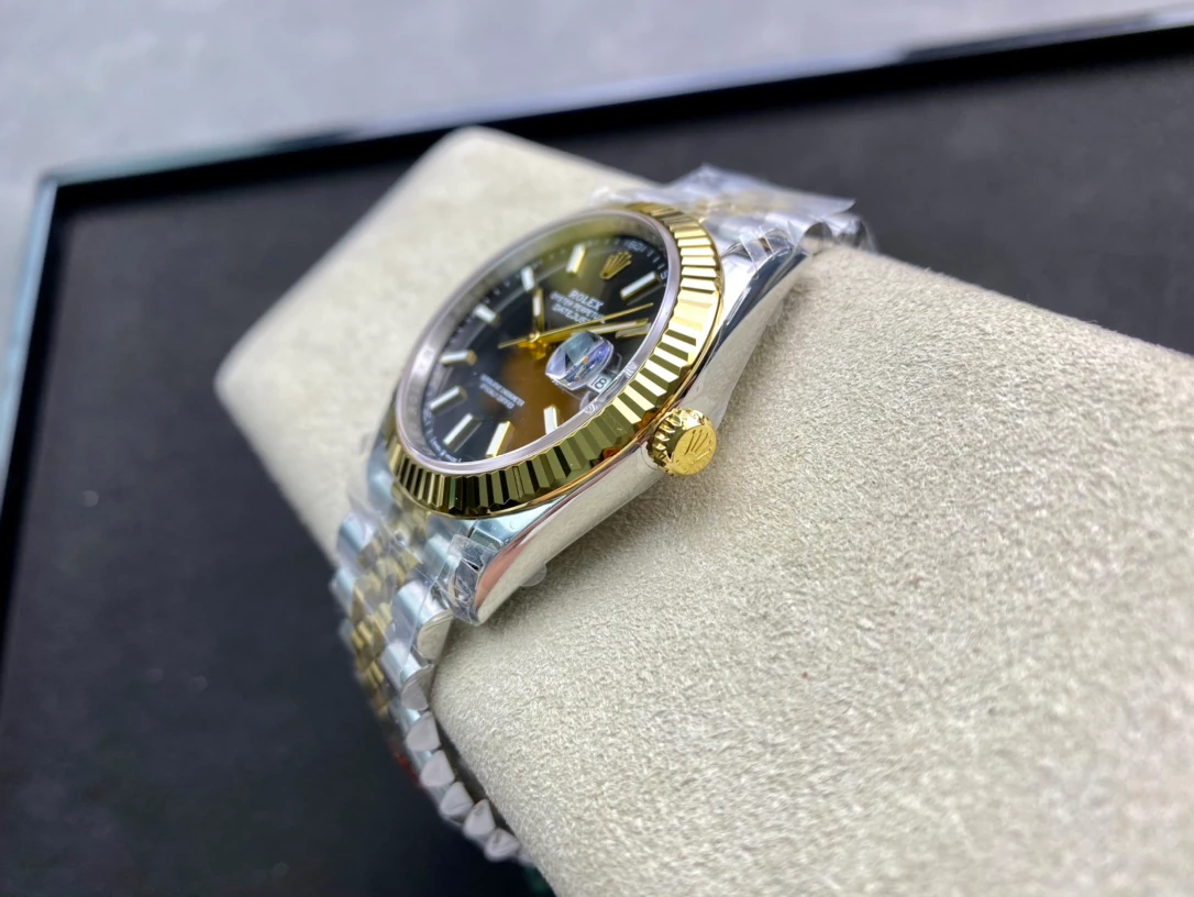 Datejust 41 — supplier listing photo of this configuration, view 5