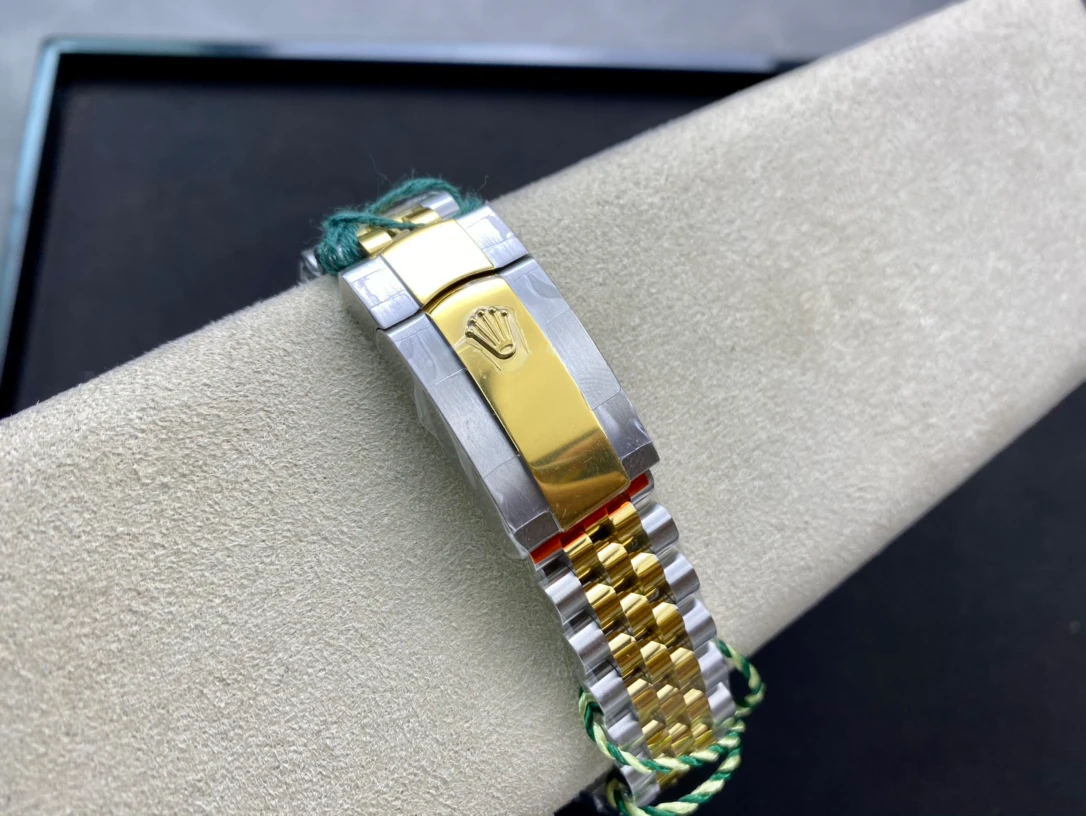 Datejust 41 — supplier listing photo of this configuration, view 7