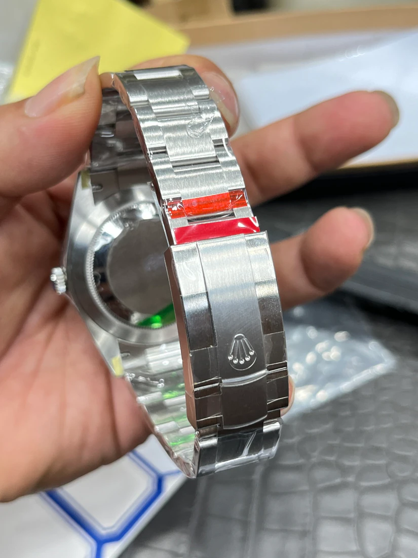 Oyster Perpetual 41 — supplier listing photo of this configuration, view 8