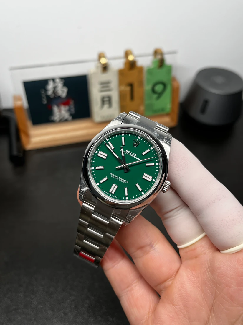 Oyster Perpetual 41 — supplier listing photo of this configuration, view 2