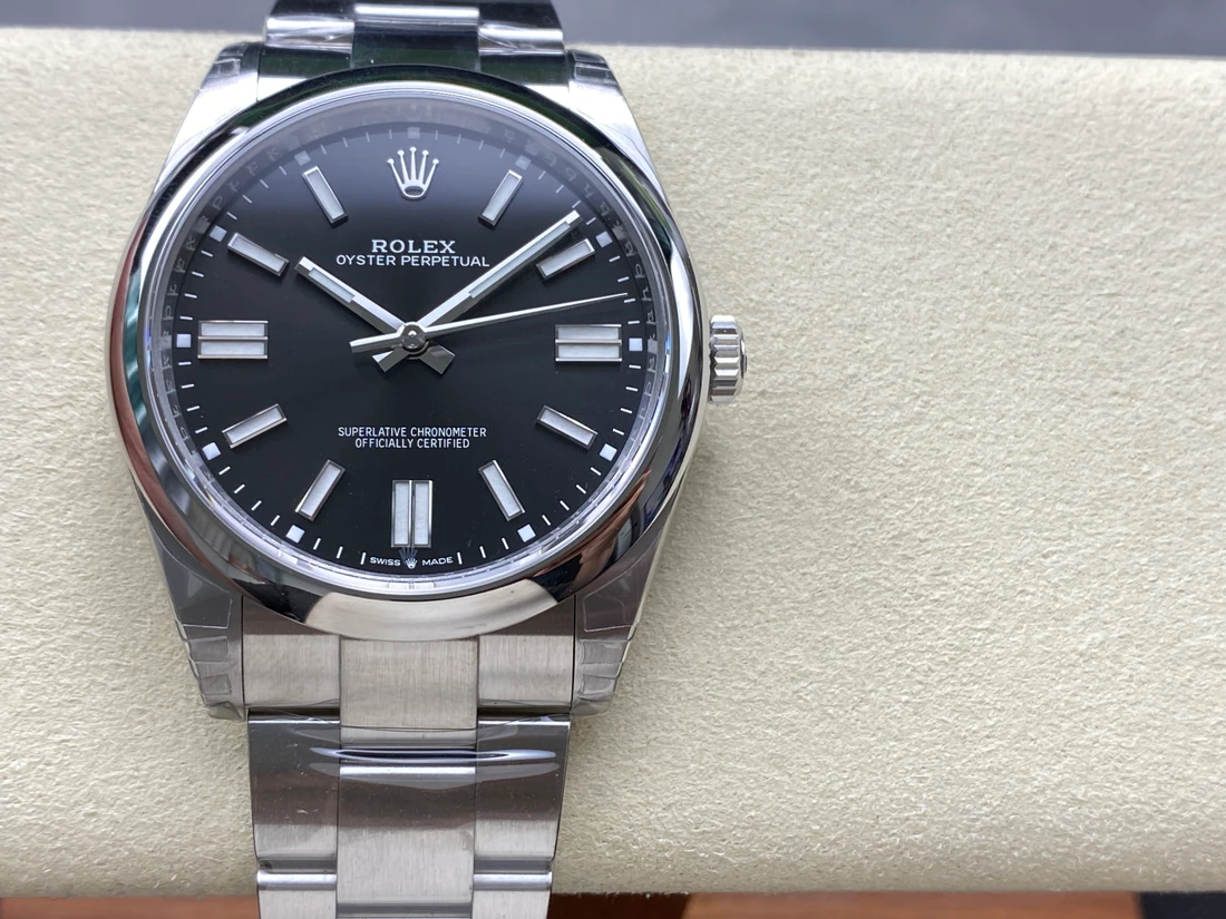 Oyster Perpetual 41 — صورة من إدراج المورّد لهذه المواصفات، زاوية 1