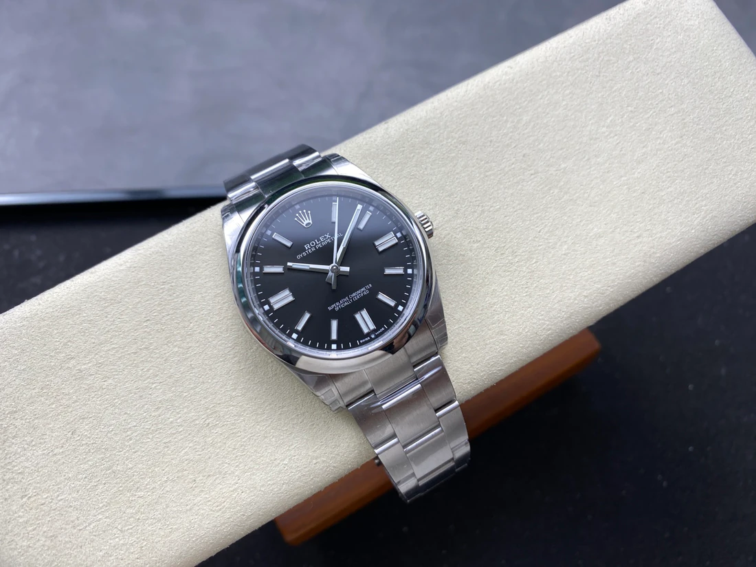 Oyster Perpetual 41 — صورة من إدراج المورّد لهذه المواصفات، زاوية 4