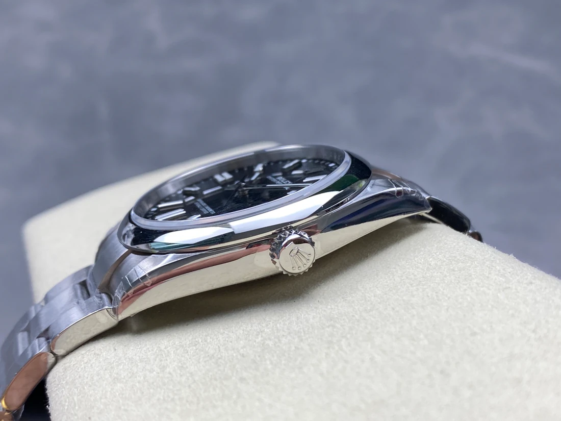 Oyster Perpetual 41 — صورة من إدراج المورّد لهذه المواصفات، زاوية 5