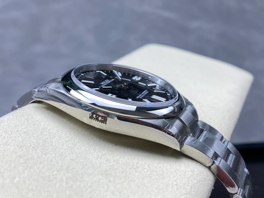 Oyster Perpetual 41 — صورة من إدراج المورّد لهذه المواصفات، زاوية 6