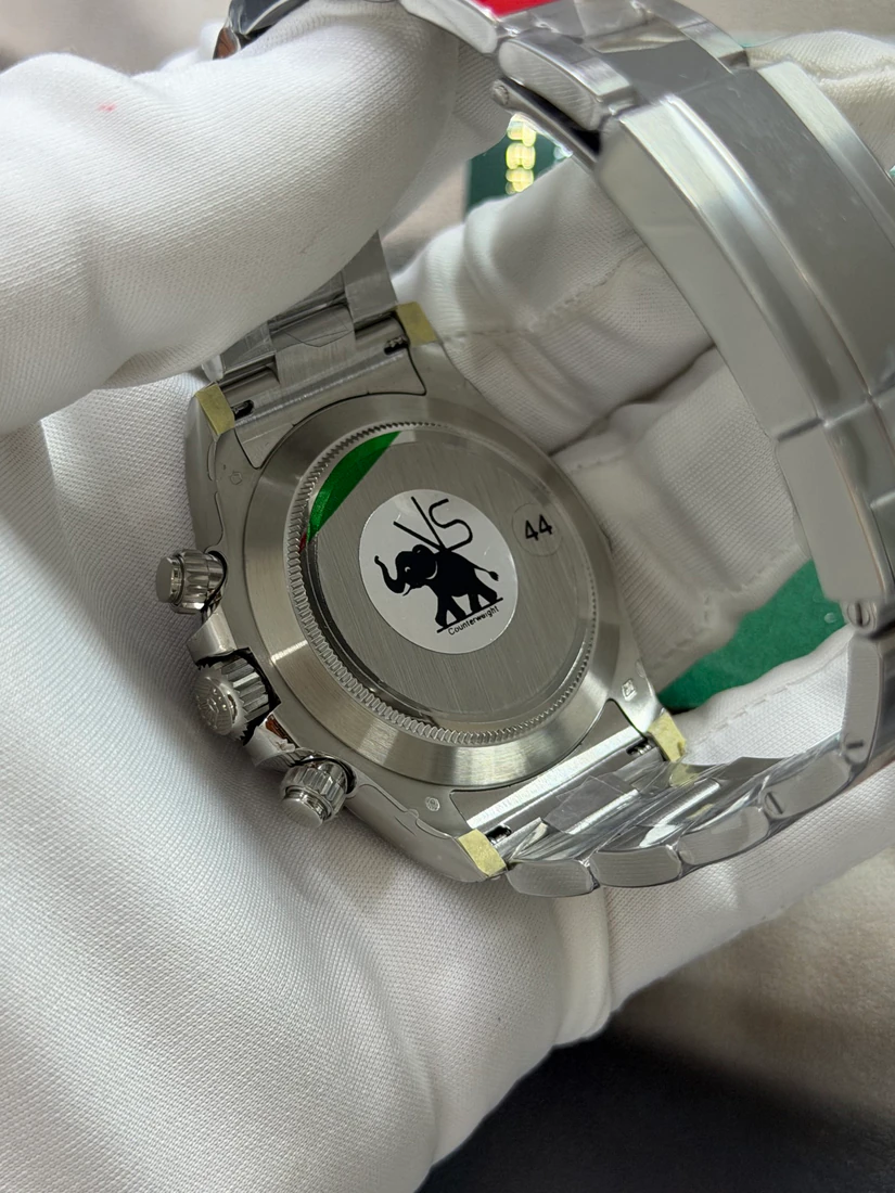 Cosmograph Daytona 40 — صورة من إدراج المورّد لهذه المواصفات، زاوية 6