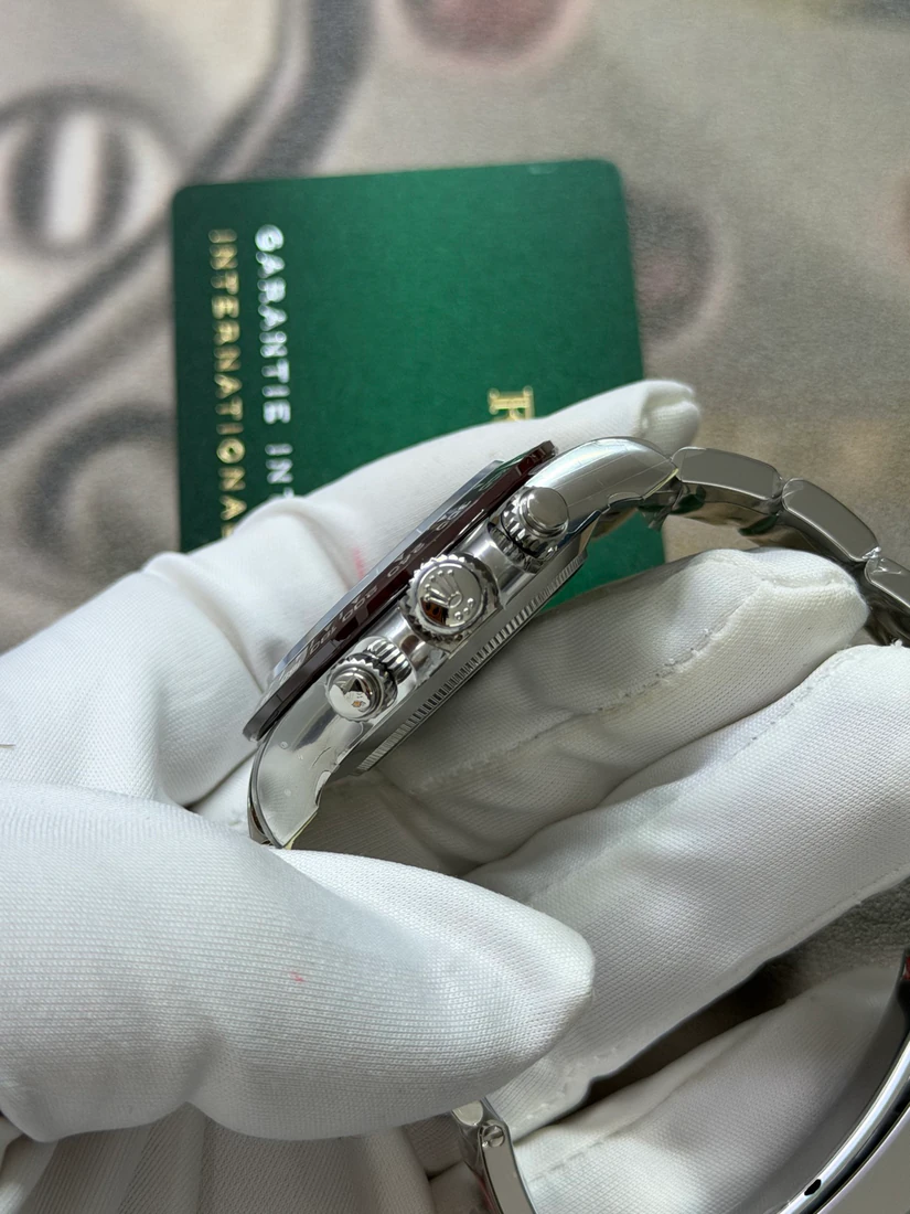 Cosmograph Daytona 40 — صورة من إدراج المورّد لهذه المواصفات، زاوية 7